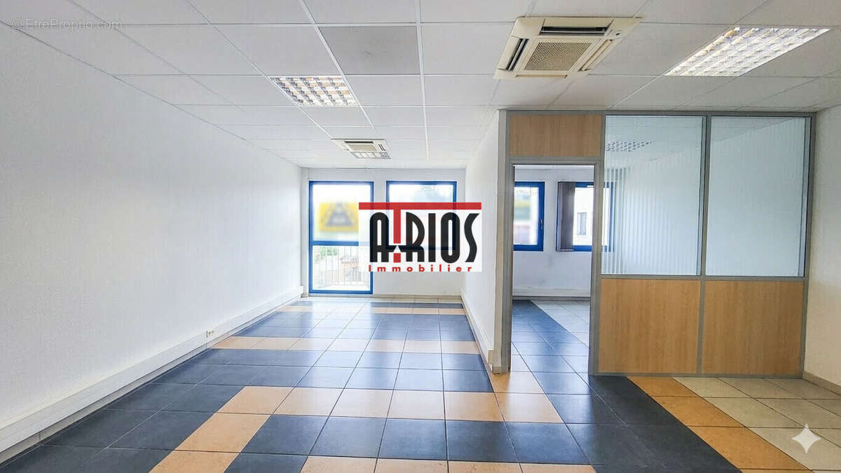 Commerce à SIX-FOURS-LES-PLAGES