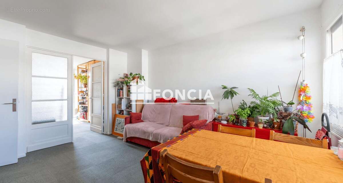Appartement à PARIS-19E