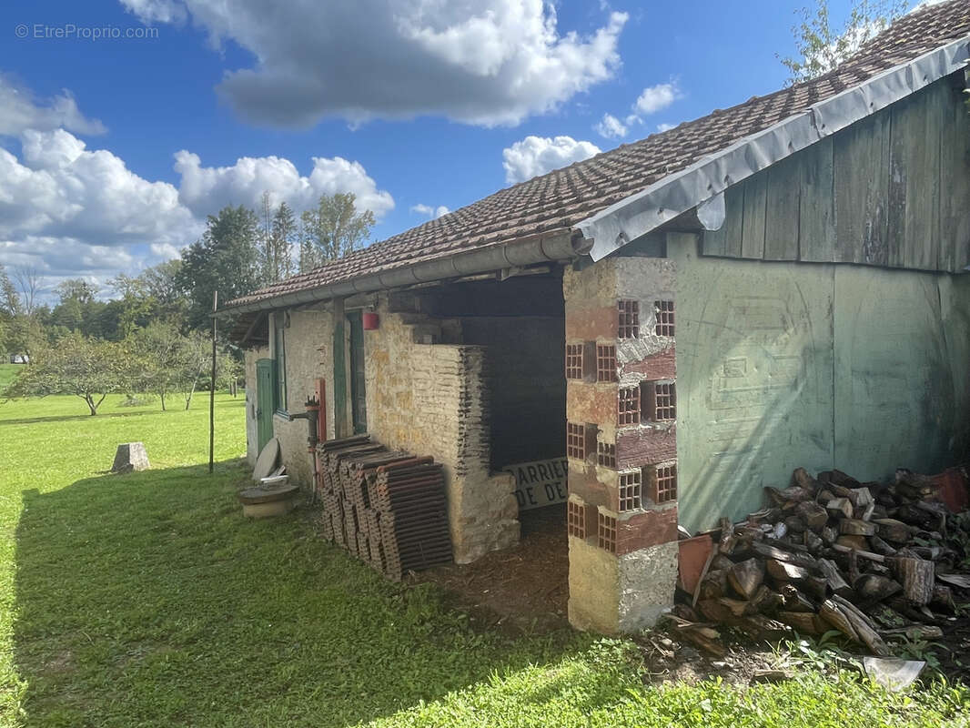 Maison à CHAMPROUGIER