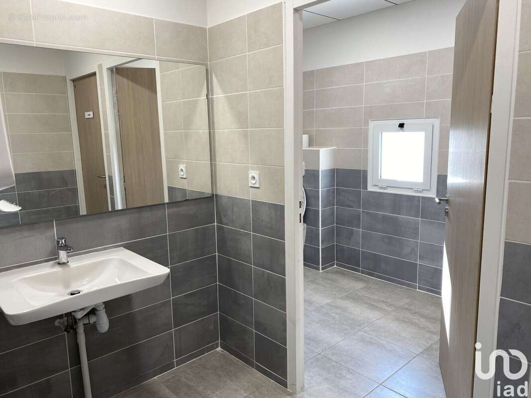 Photo 5 - Commerce à TOURBES