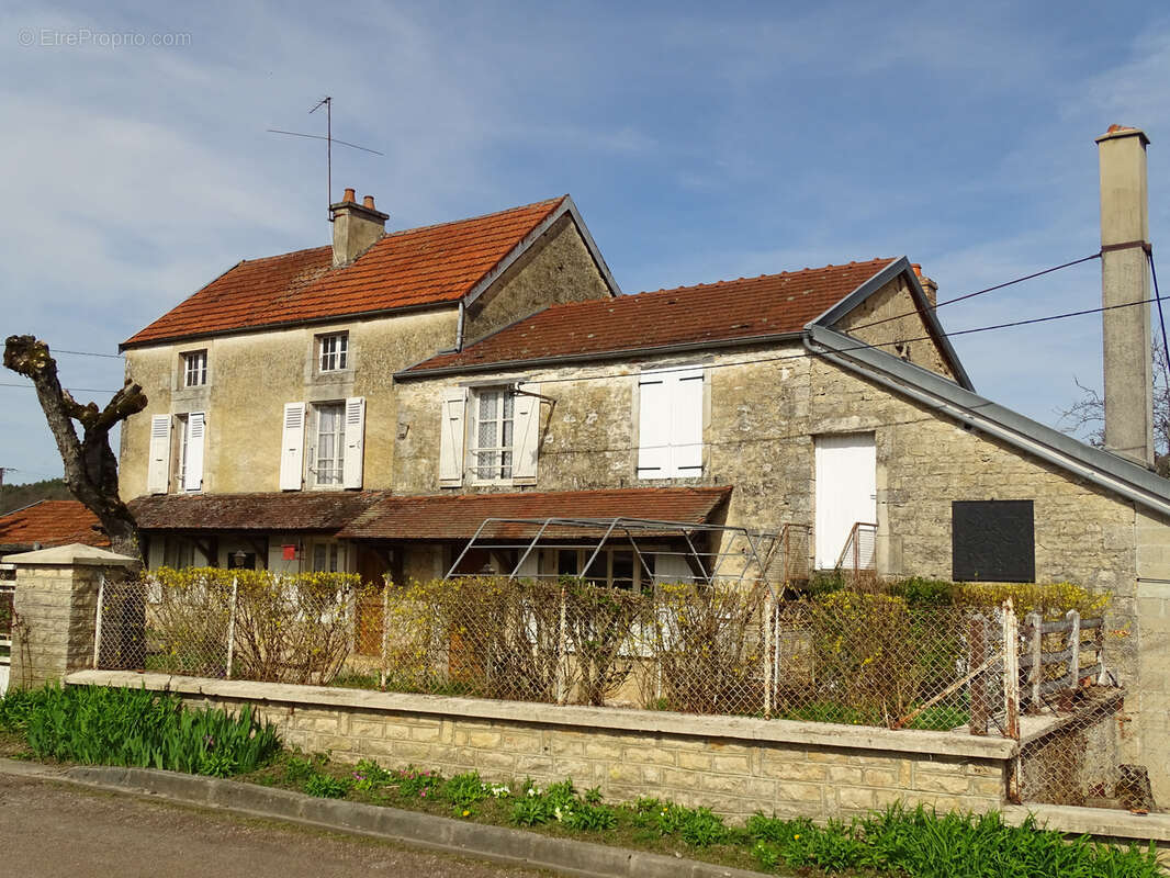 Maison à CHATILLON-SUR-SEINE