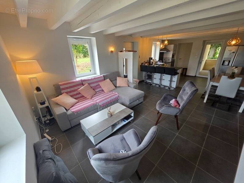 Maison à NEGREPELISSE