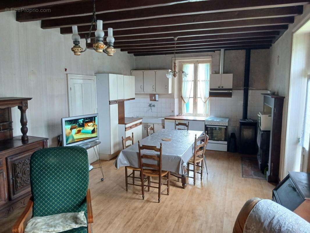 Maison à PIEGUT-PLUVIERS