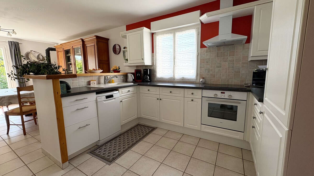 Maison à FRONTENAY-ROHAN-ROHAN