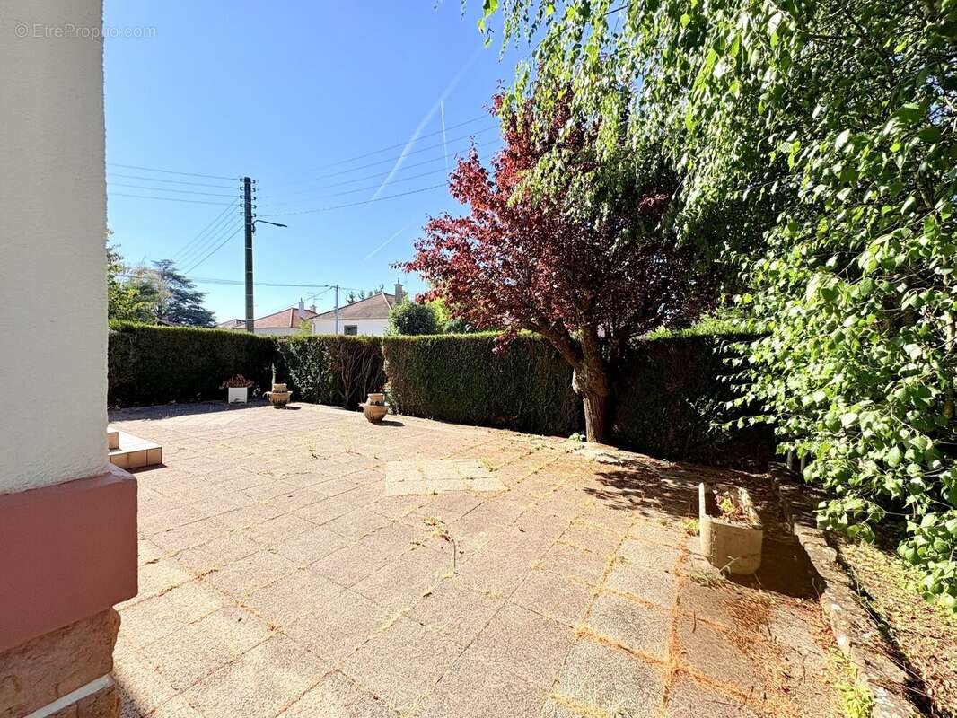 Maison 104 m² à Chatenoy-Le-Royal  - photo 2