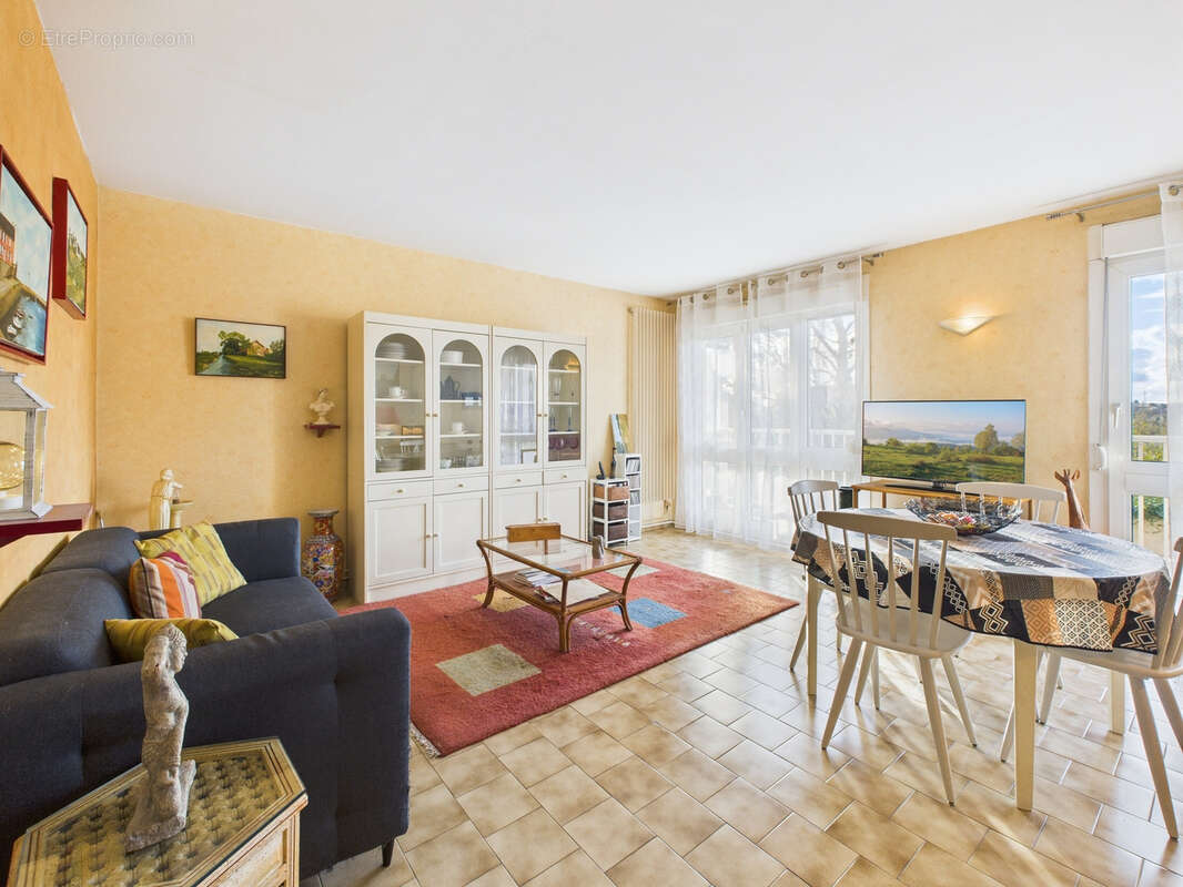 Appartement à CORBEIL-ESSONNES