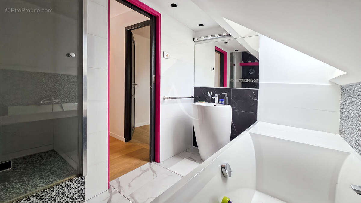 Maison à AUVERS-SUR-OISE