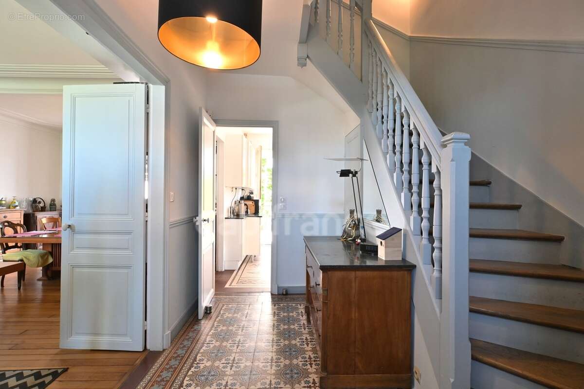 Maison à vendre 7 pièces CONFLANS SAINTE HONORINE (78) - photo 3