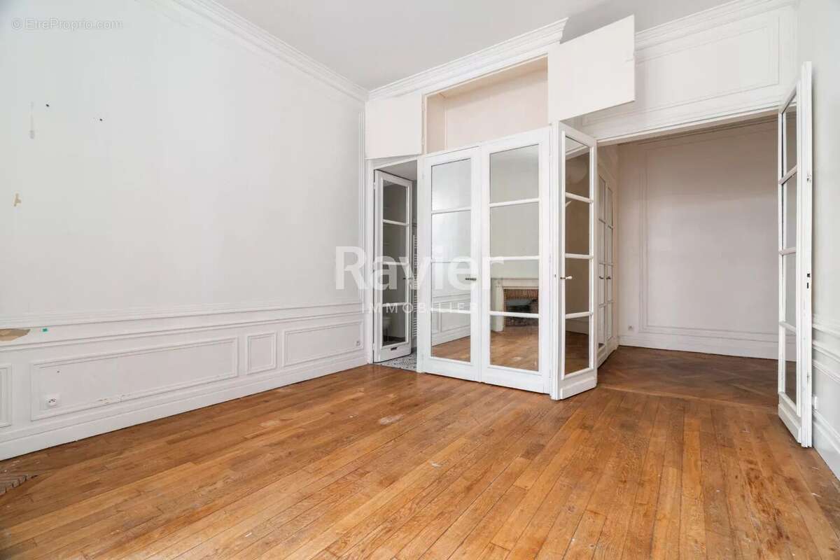 Appartement à PARIS-7E