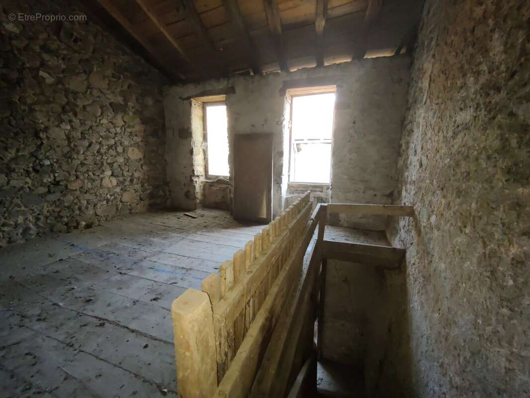 Maison à CONFOLENS