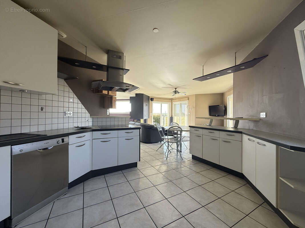 Maison à CONTREXEVILLE