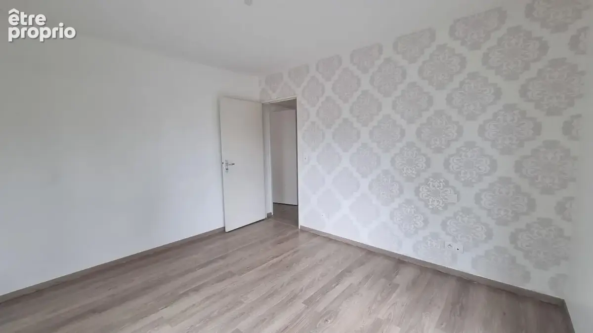 Appartement F3 à vendre - Maromme La Maine - 62 m² - Vue panoramique Rouen - 2 balcons - Parking - photo 10