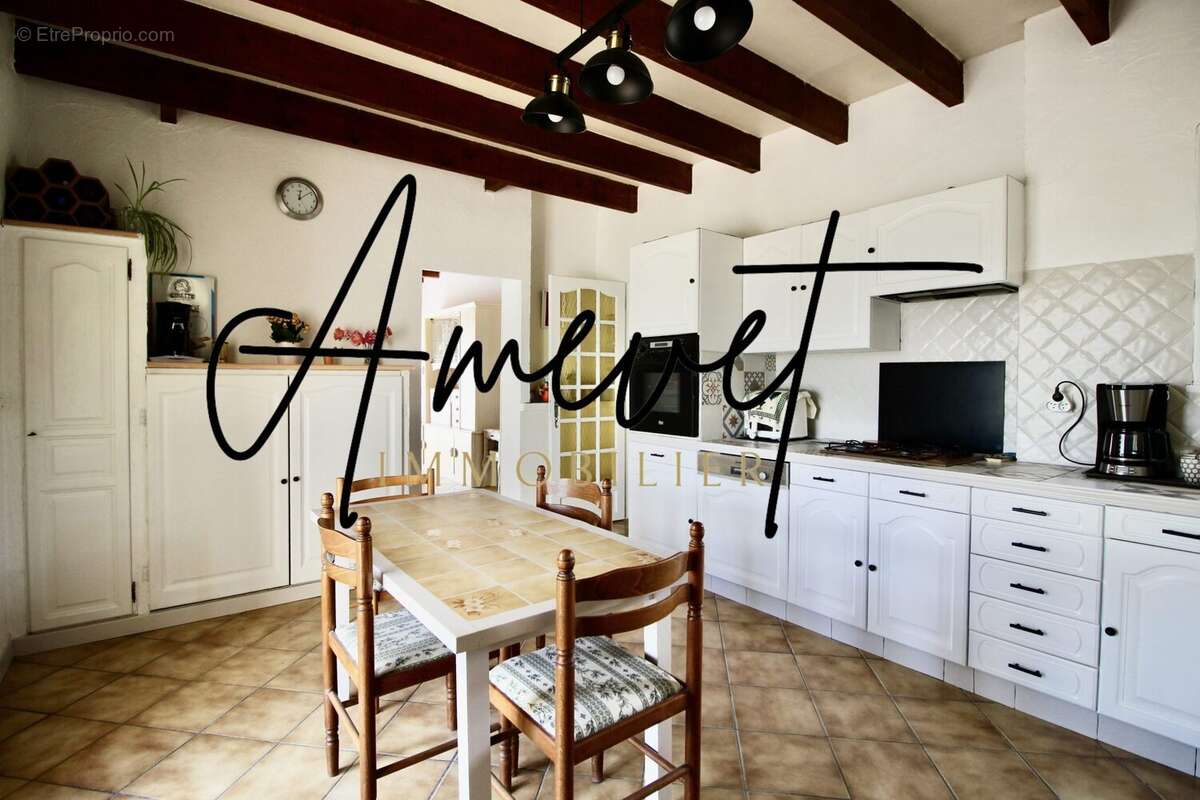 Maison 144 m² à Saint-Saturnin-Les-Avignon  - photo 3
