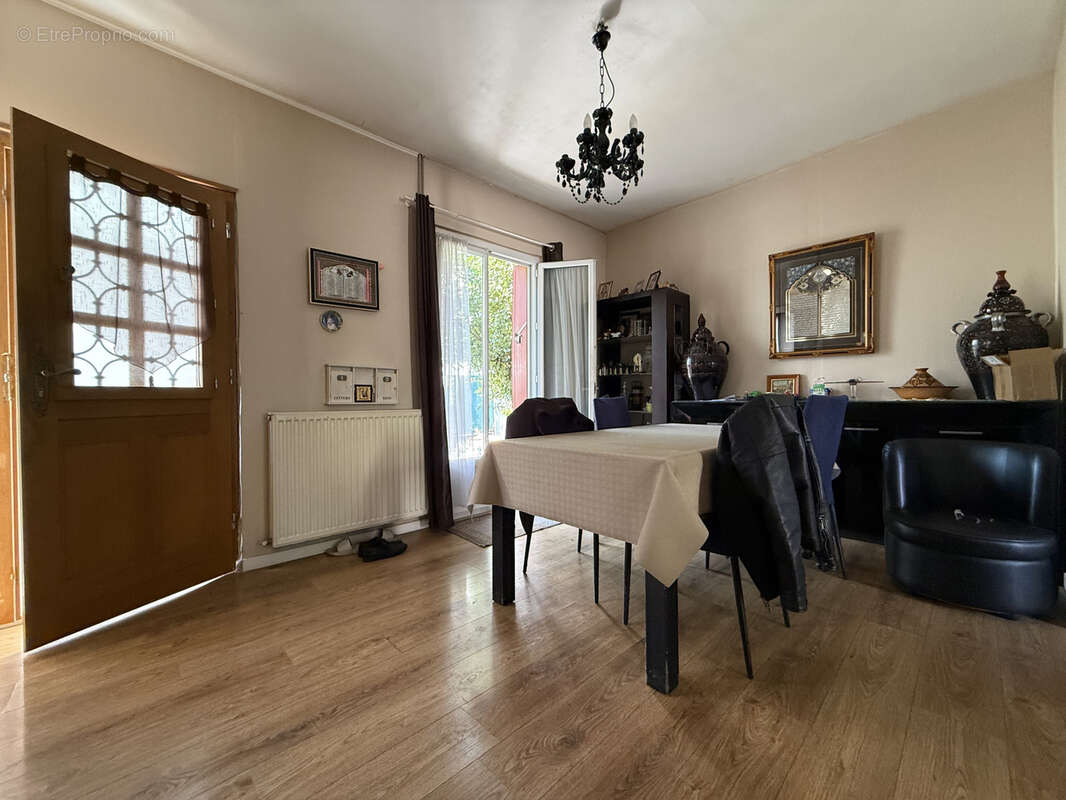 Maison à LE BLANC-MESNIL