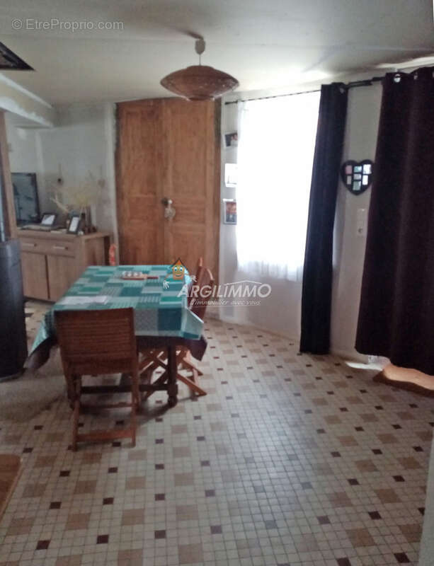 Maison à SAINT-CALAIS