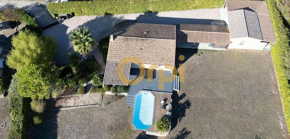 Maison à BAGNOLS-EN-FORET