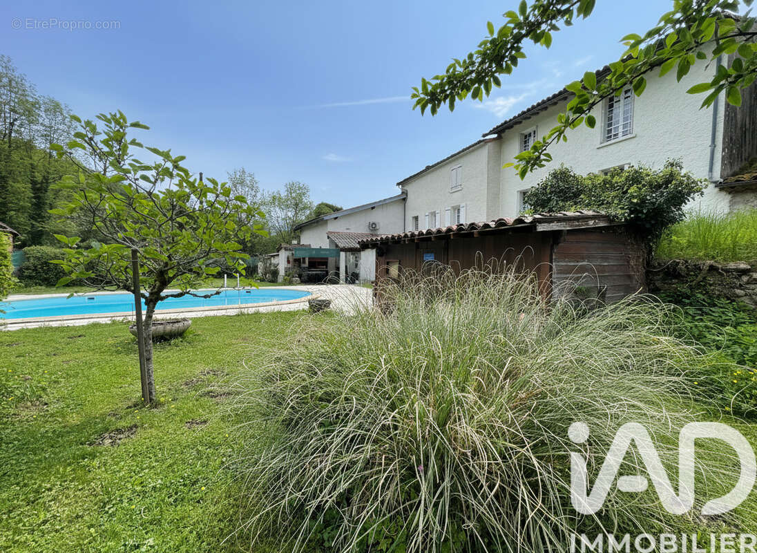Maison 182 m² à Fougax-Et-Barrineuf  - photo 2