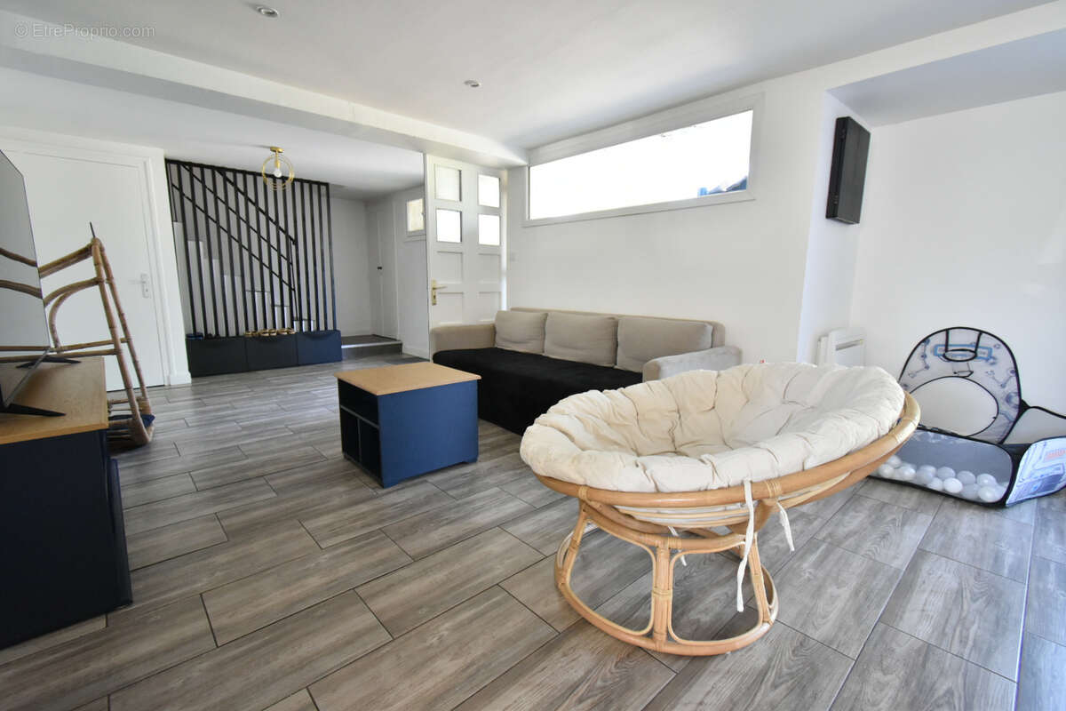 Maison à LA CHAPELLE-DES-MARAIS