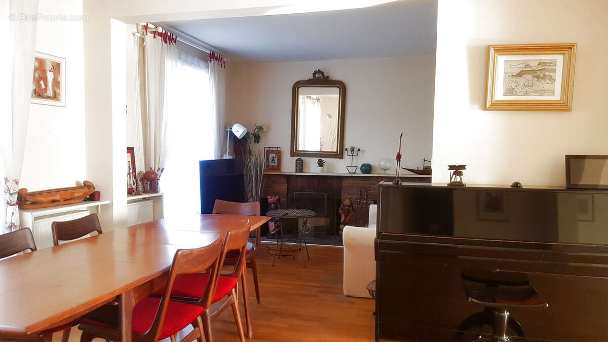 Maison à SAINT-NOM-LA-BRETECHE