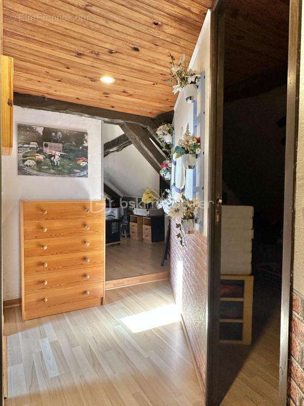 Maison à VILLENEUVE-SUR-YONNE