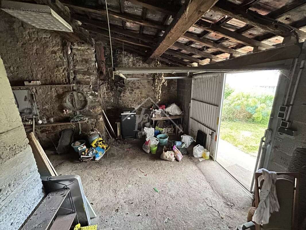 Maison à BELLENAVES