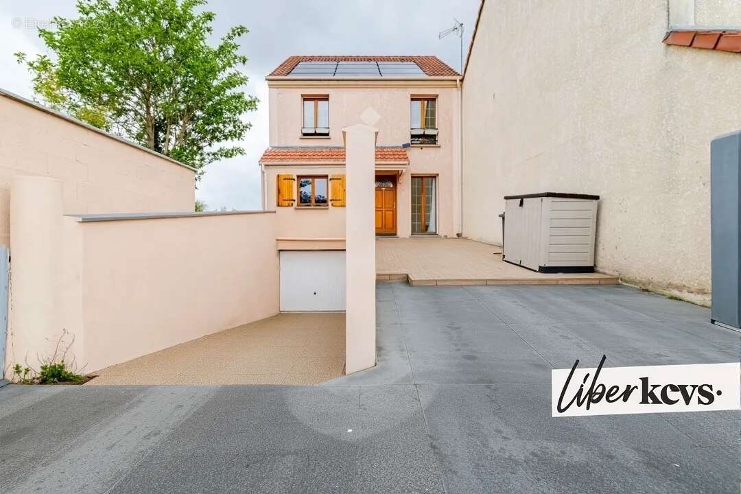 Maison à BALLAINVILLIERS