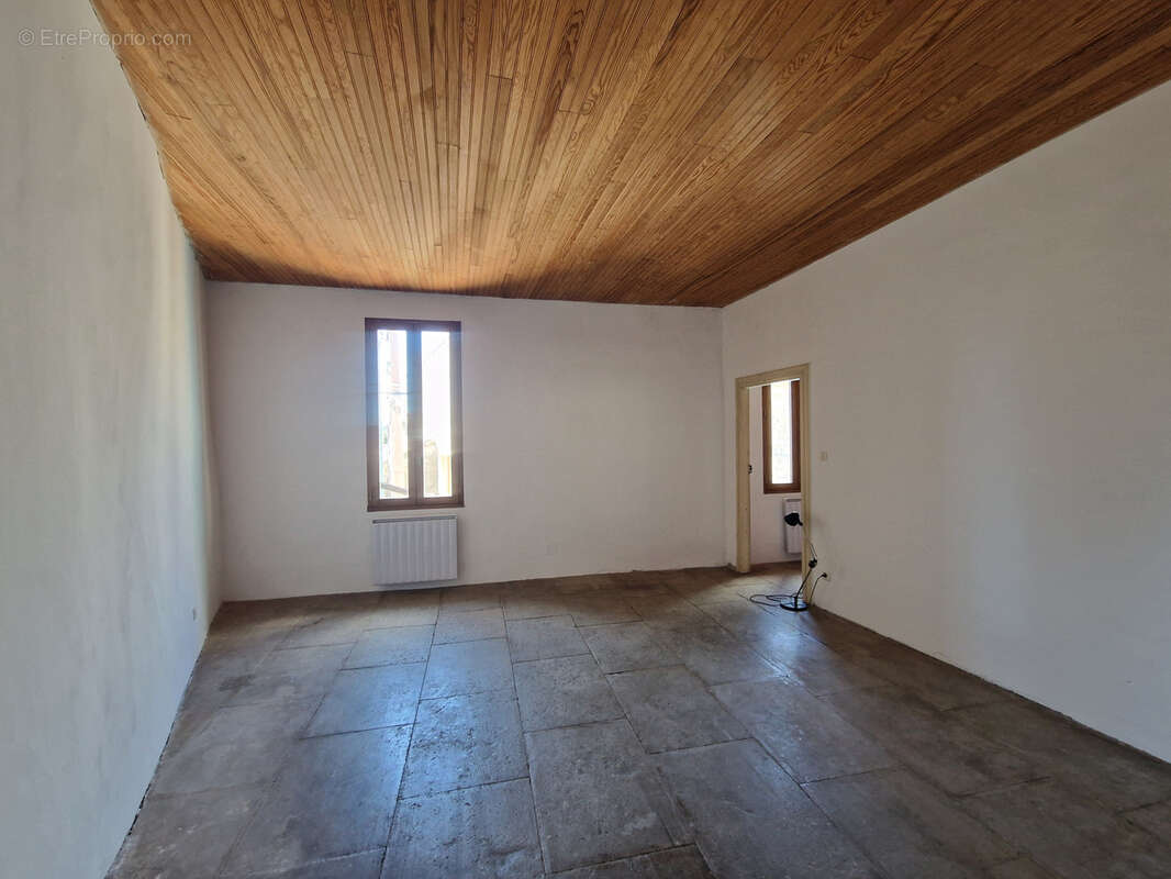 Maison à SAINT-BAUZILLE-DE-MONTMEL