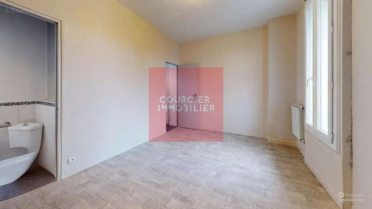 Maison à LE MESNIL-SAINT-DENIS