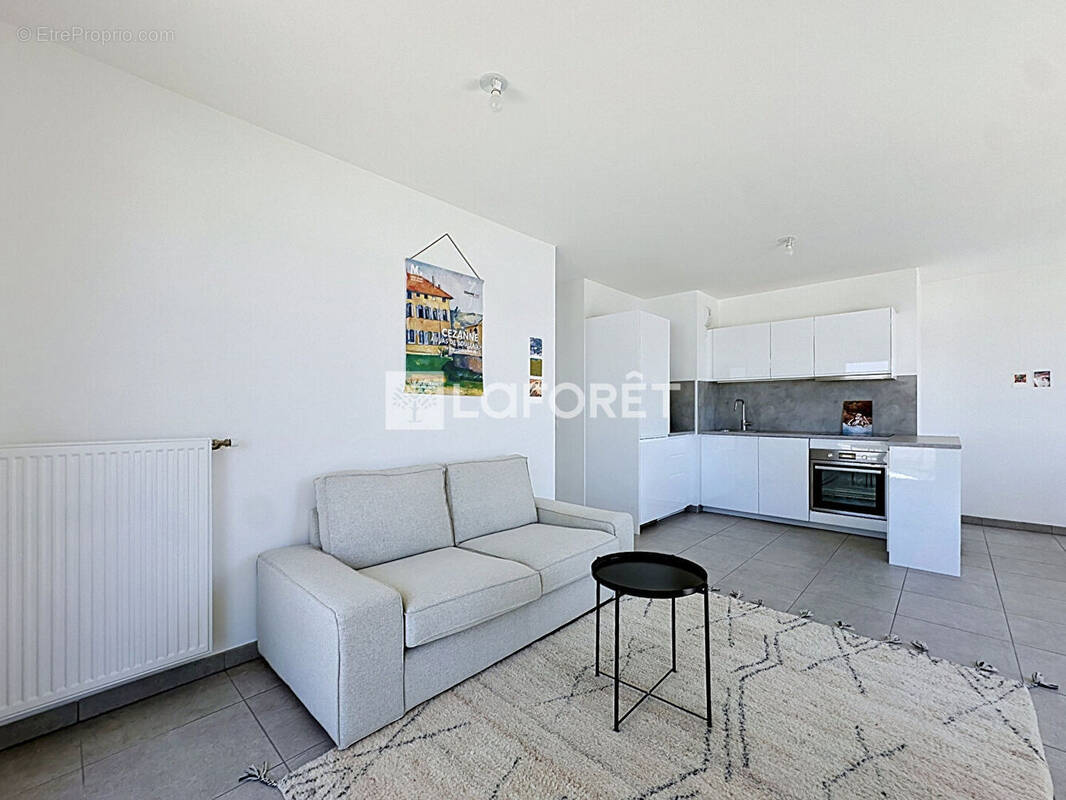 Appartement à RILLIEUX-LA-PAPE