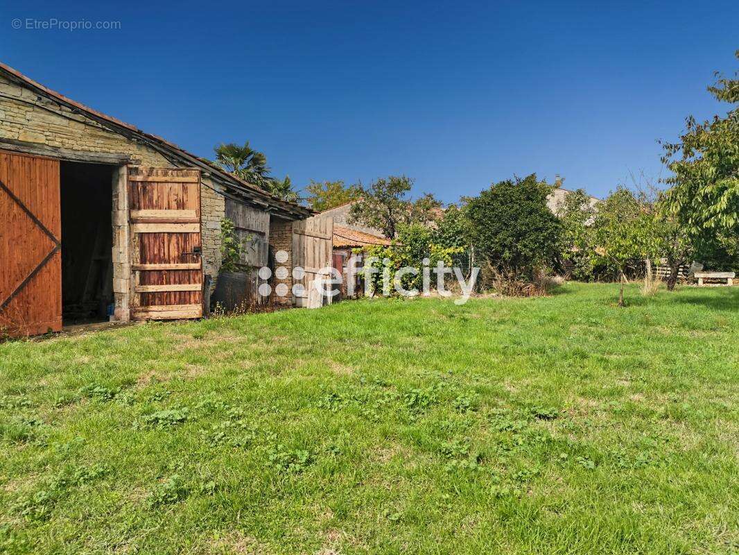 Maison à SAINT-SAUVEUR-D&#039;AUNIS