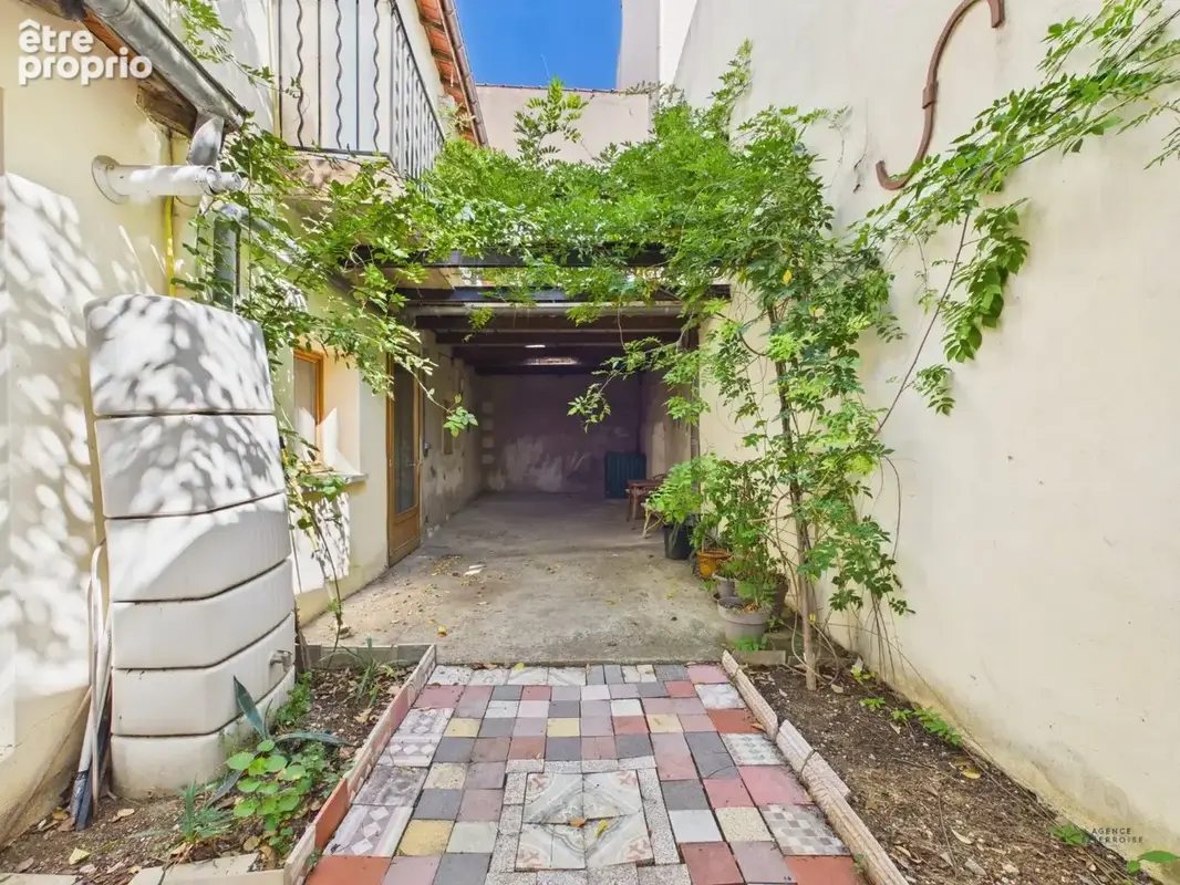 Maison de ville 115 m²  2 garages  terrasse & cour  fort potentiel - photo 10