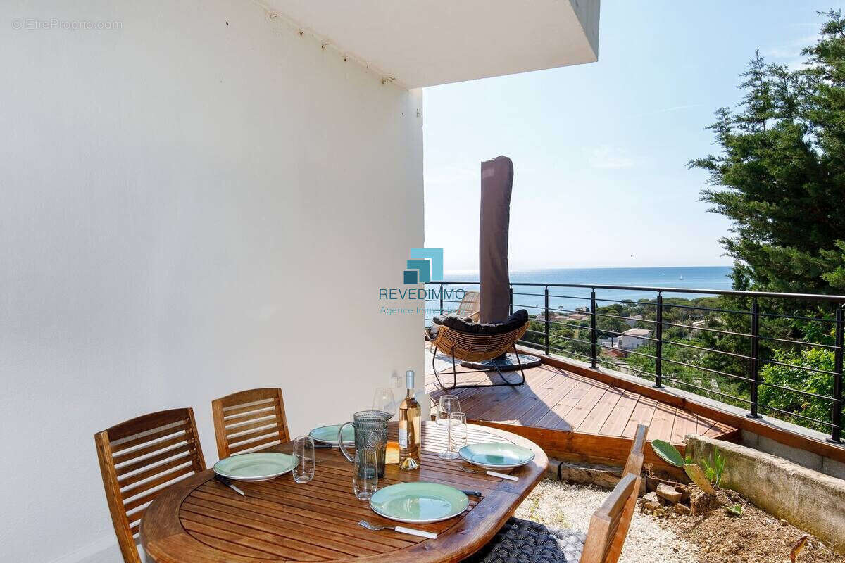 Appartement à ROQUEBRUNE-SUR-ARGENS