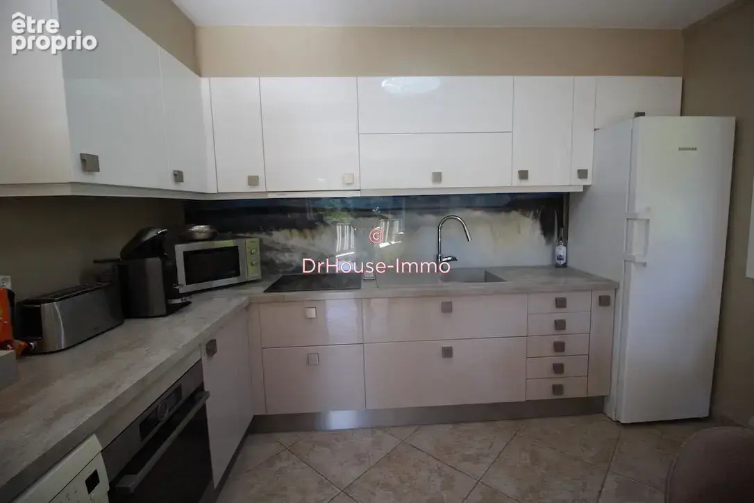 Appartement 4 pièces 86 m² à vendre à Cavalaire-Sur-Mer (83240) - photo 3