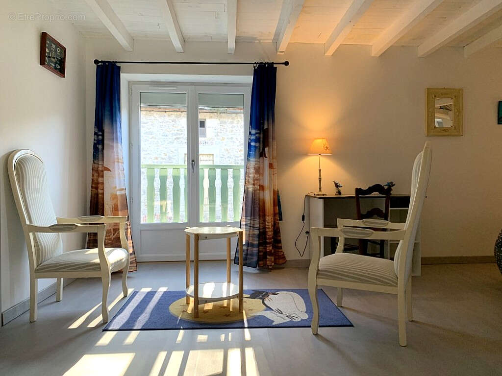 Maison en pierre 450 m² - 6 chambres - activité restaurant/chambres d'hôtes possible - 10 min Prayssac - photo 9
