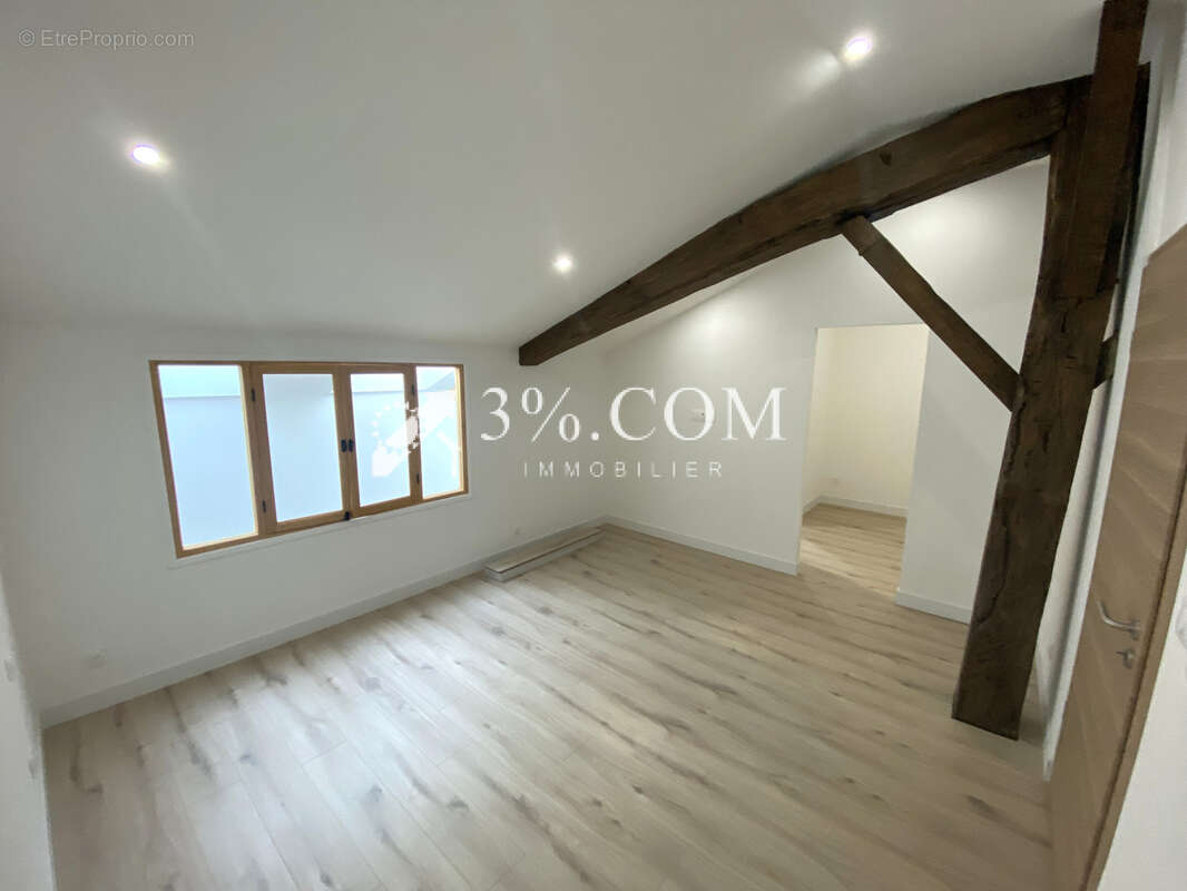 Appartement à PAGNEY-DERRIERE-BARINE