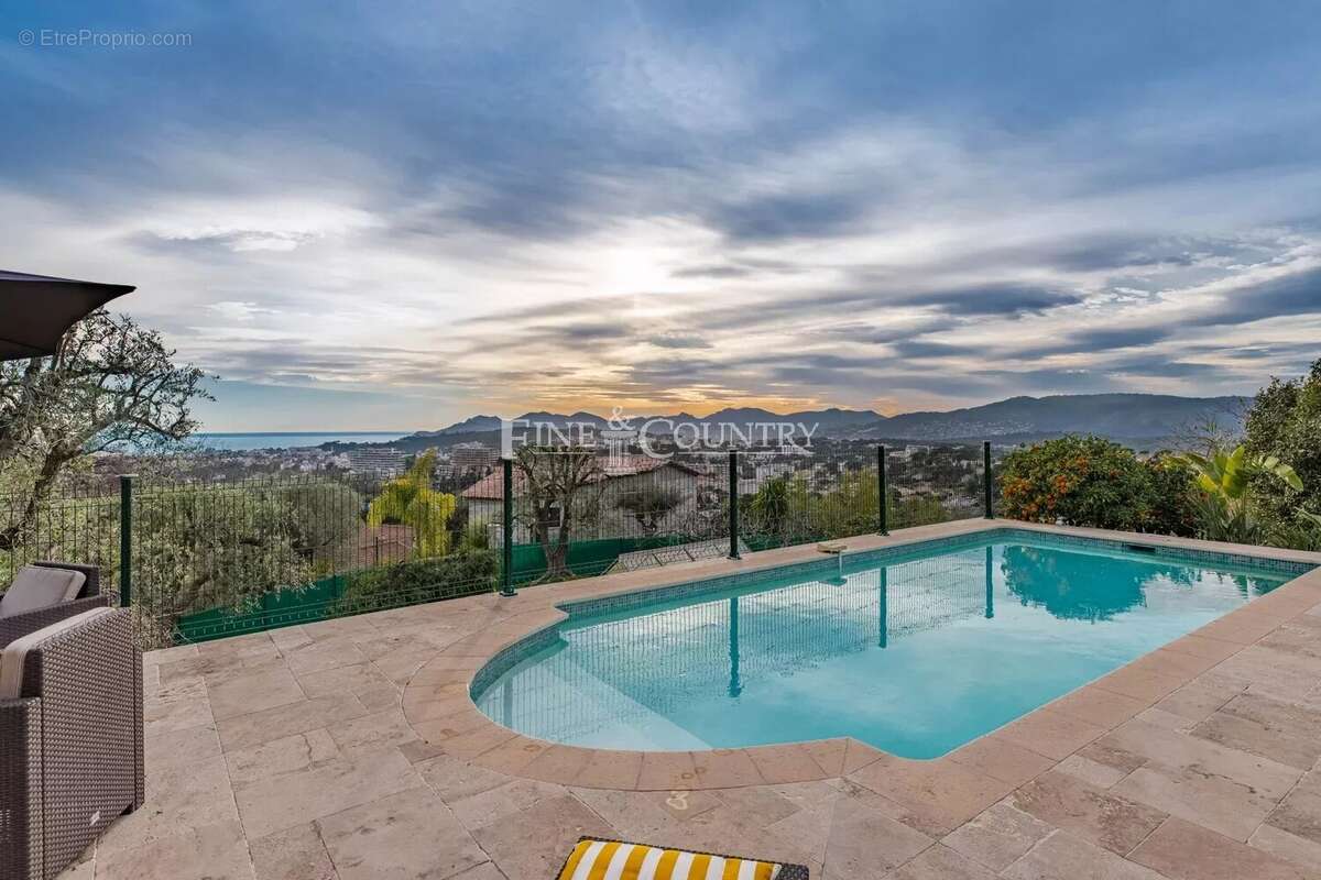 Maison à MOUGINS