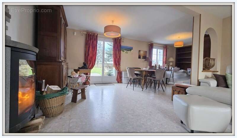 Maison à COURDIMANCHE