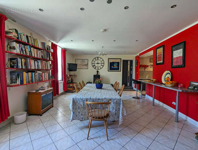 Magnifique maison en pierre renovée, avec vues,  sur terrain d'environ 1162m2 - photo 5