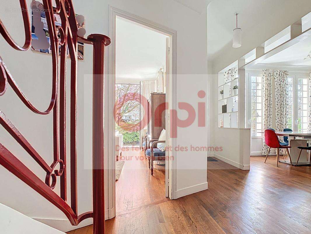 Maison à ISSY-LES-MOULINEAUX