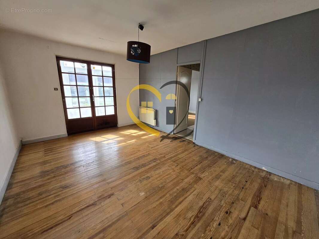 Maison à PARASSY