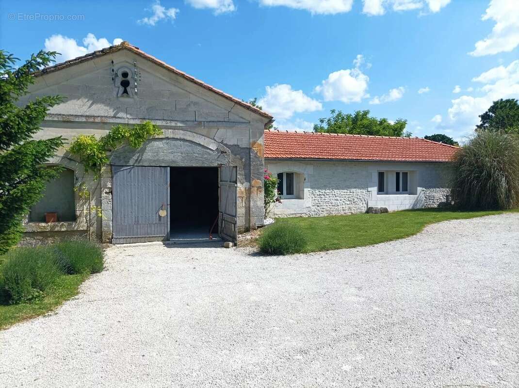 Maison à JURIGNAC
