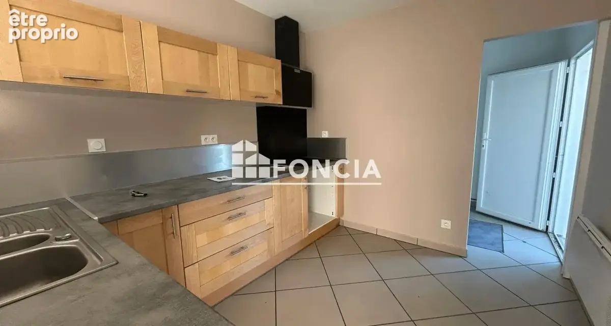 Châteaubernard – maison avec 1 024 m² de terrain clos - photo 3