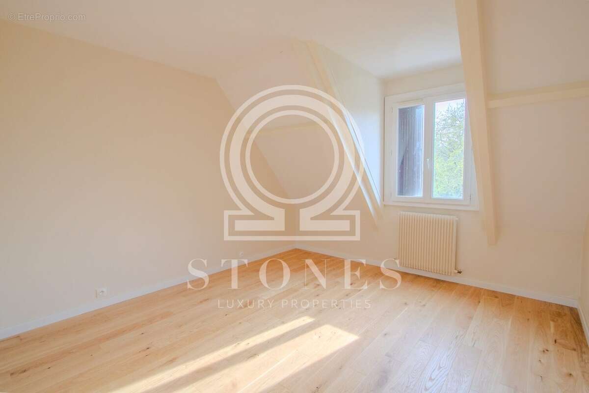 Maison 158 m² à Marly-Le-Roi  - photo 9