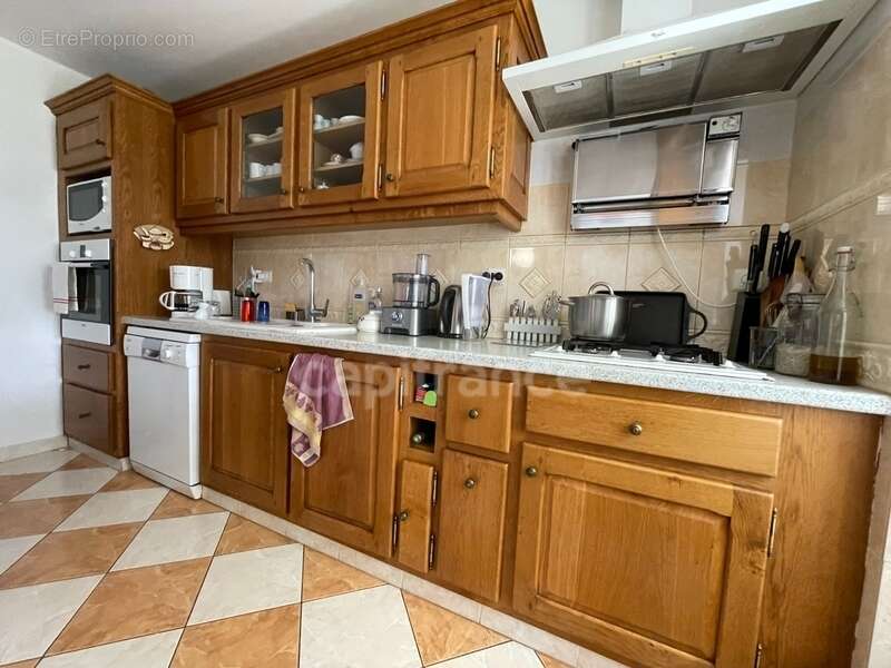 Dpt Dordogne (24), à vendre  maison P8 de 292,68 m² - Terrain de 1 777,00 m² - photo 15