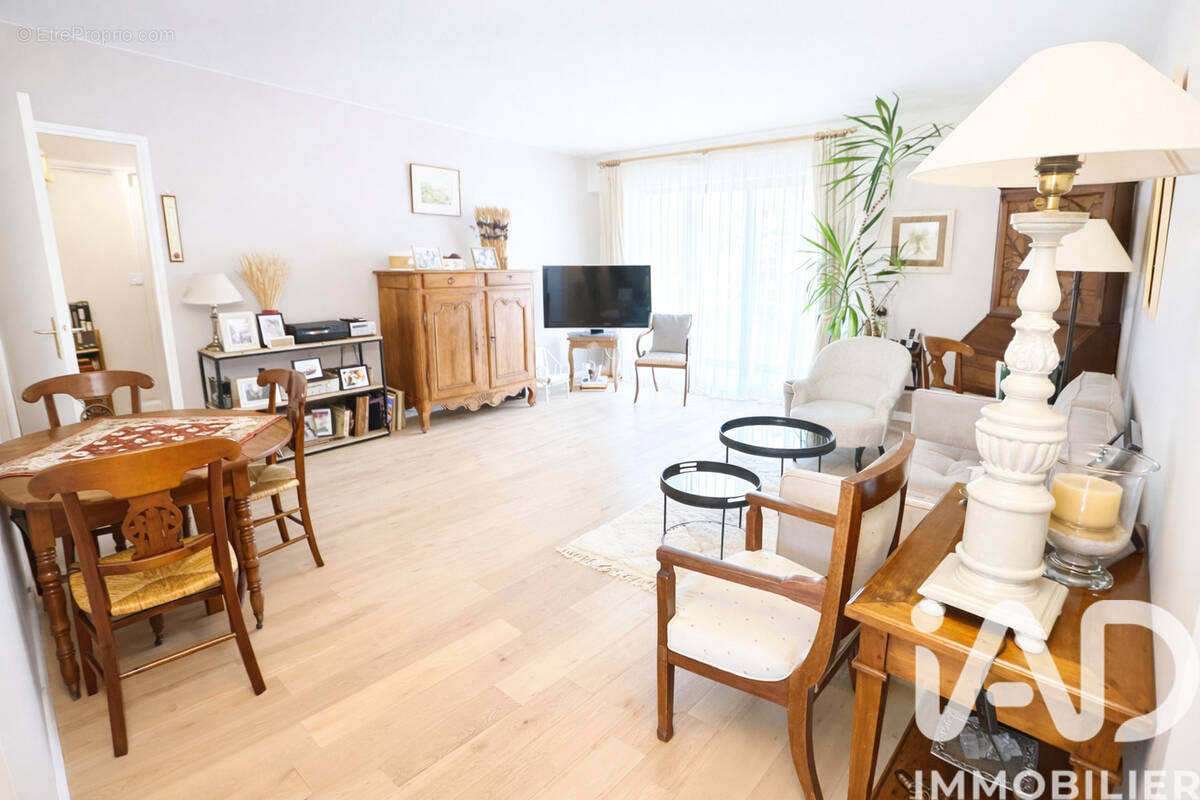 Photo 1 - Appartement à COURBEVOIE