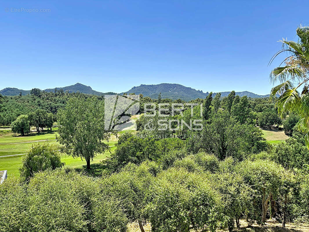 Appartement à MANDELIEU-LA-NAPOULE