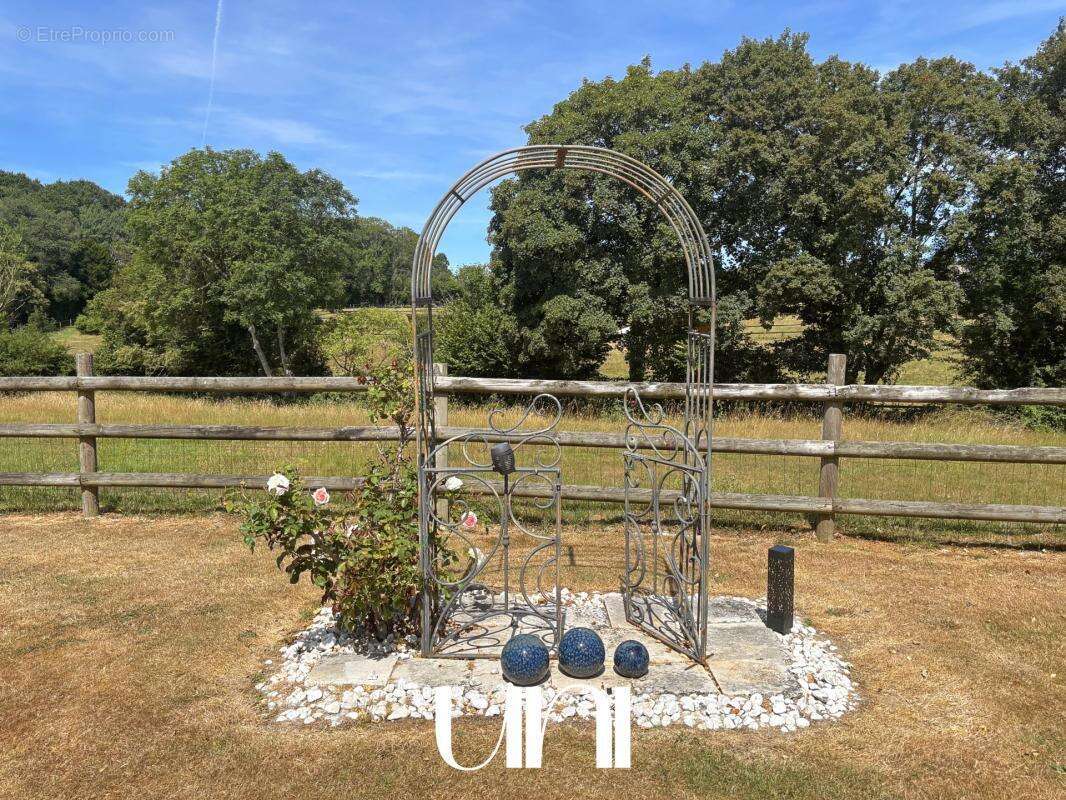 Maison 245 m² à Fauguernon  - photo 41