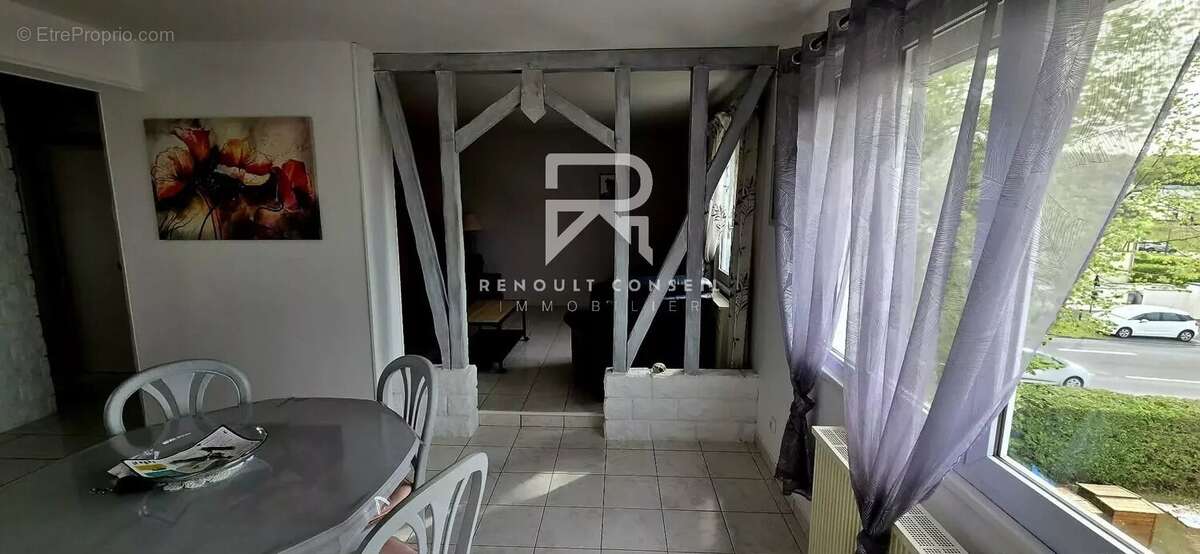 Appartement à LES DAMPS