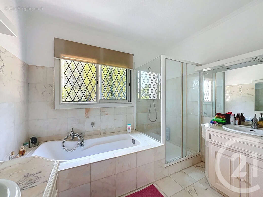 Maison à MOUGINS