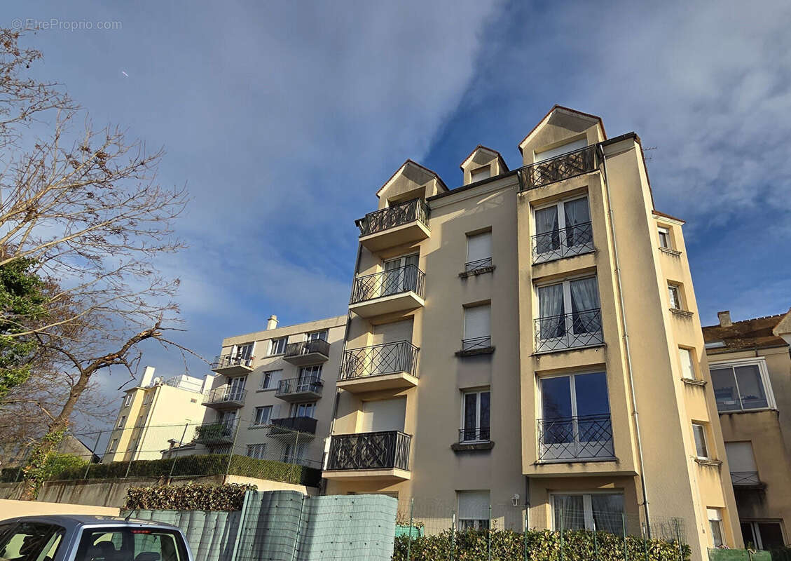 Appartement à HOUILLES